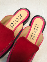 Load image into Gallery viewer, Mule - Fuchsia Pink