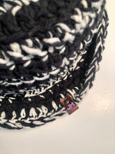 Load image into Gallery viewer, Oreo