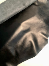 Load image into Gallery viewer, Ezra