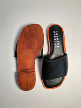 Load image into Gallery viewer, Izzy