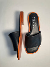 Load image into Gallery viewer, Izzy